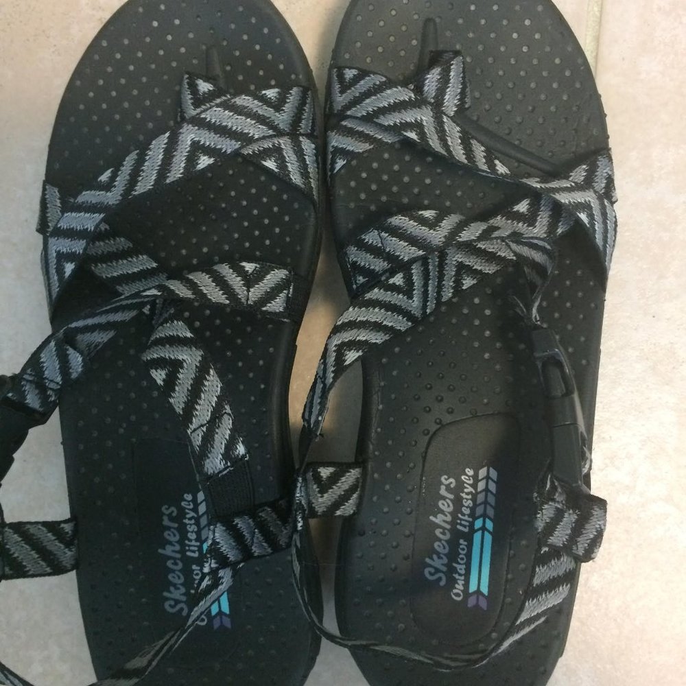 Sketchers Walking/Hiking Sandals (Size: 6)